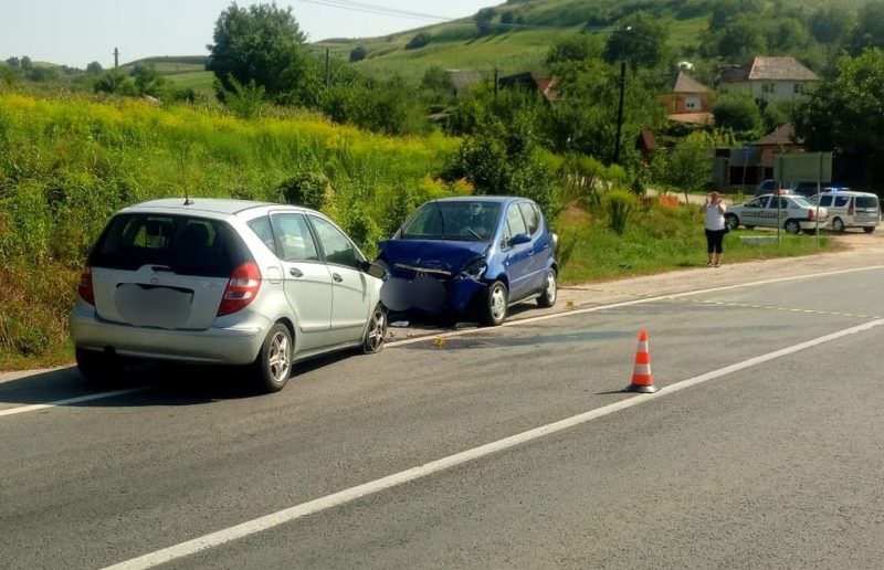 FOTO Accident la Târnava - Două mașini s-au ciocnit