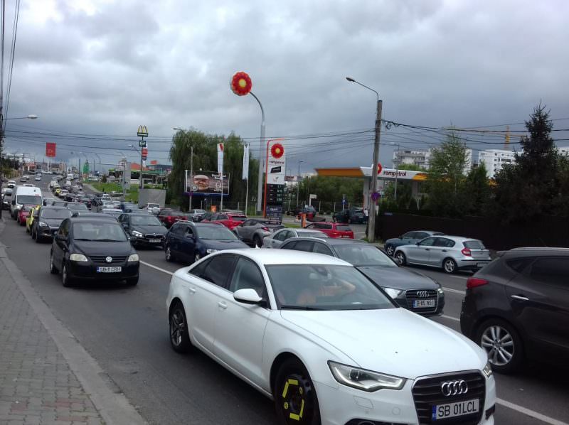 video foto aglomerație mare la shopping city sibiu, iar parcarea e plină - șoferi, evitați zona