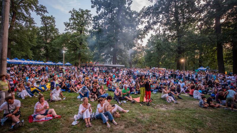 concerte de top, mâncare bună și mini parc de distracții în weekend la ”sibiul de odinioară” – pe scenă urcă hara, celelalte cuvinte, ducu bertzi și mulți alții