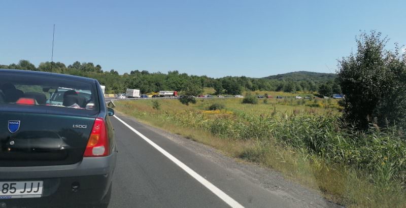 UPDATE FOTO Trafic blocat pe DN1 la Fântânița Haiducului