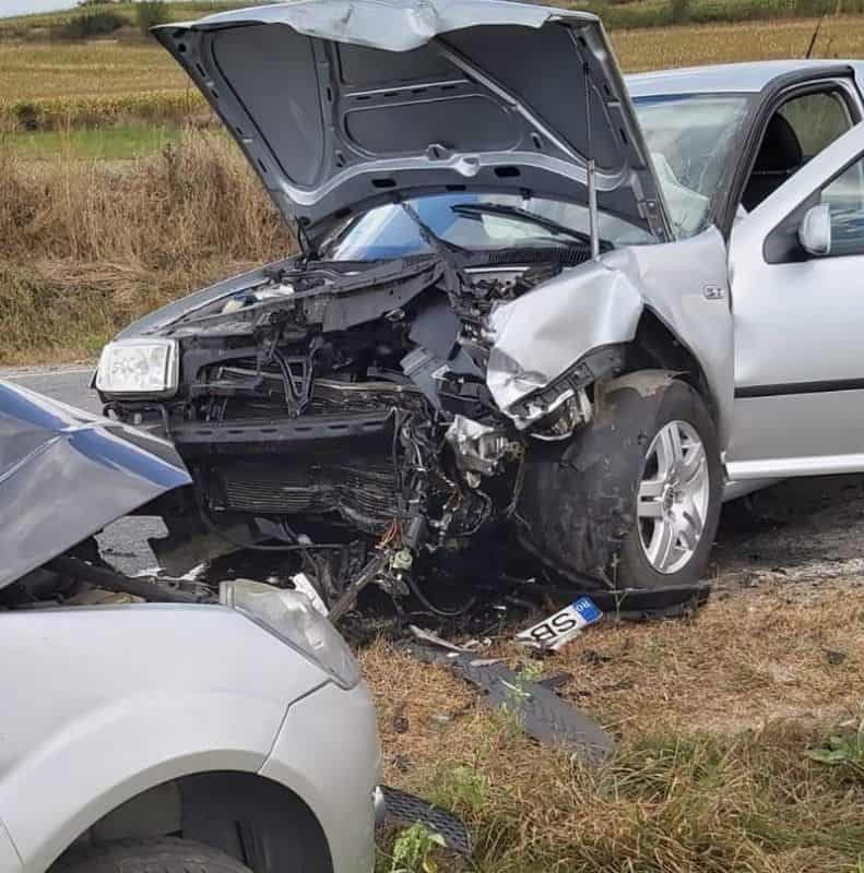 foto accident cu trei mașini implicate la cornățel