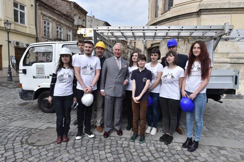 foto sibianul care l-a impresionat pe prinţul charles - "ajutati-mă să salvez monumentele din judeţ!"