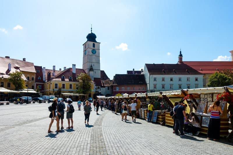 video doi bloggeri din america în vizită la sibiu - „e cel mai frumos oraș din românia”