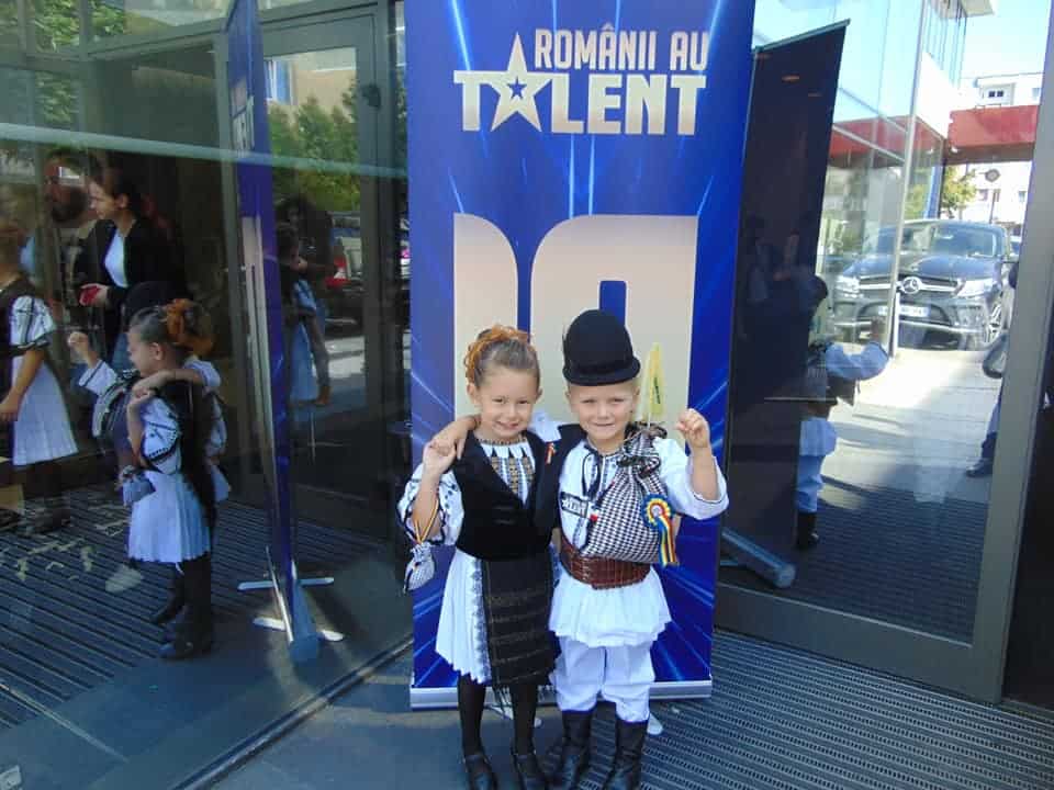 foto călușerii din rășinarii au participat la preselecțiile „românii au talent”