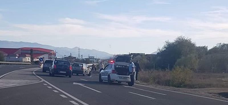 foto accident pe dn1 la ieșirea din șelimbăr - o femeie rănită