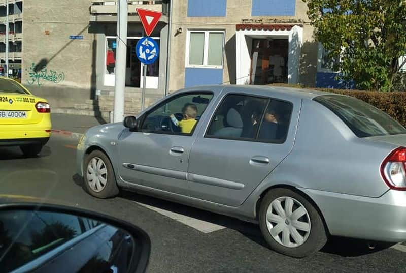 foto copil la volan, pe bulevardul vasile milea. polițiștii nu pot sancționa șoferul