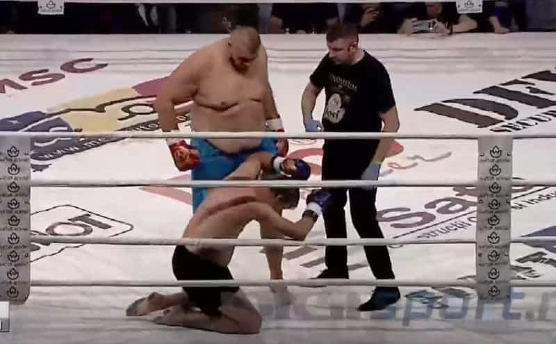 video - sibianul daniel natea a făcut knock-out un adversar în doar patru secunde