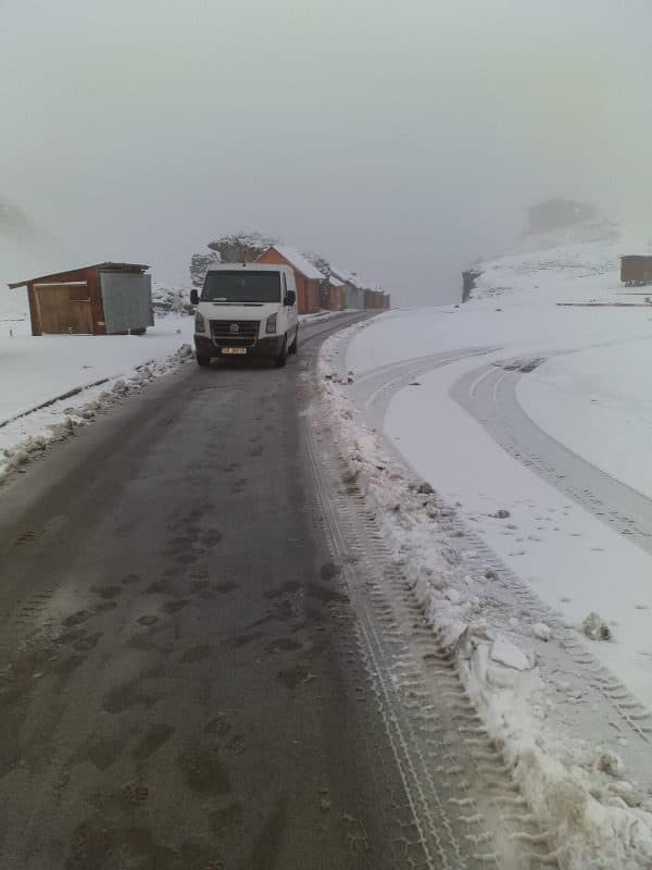 video foto - iarna își intră în drepturi. ninge la păltiniș și bâlea lac