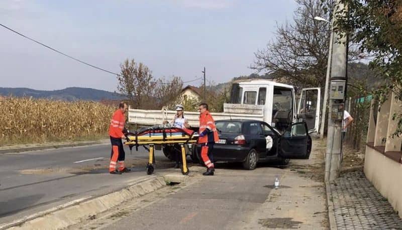 Trafic îngreunat la Mediaș în urma unui accident rutier cu două victime