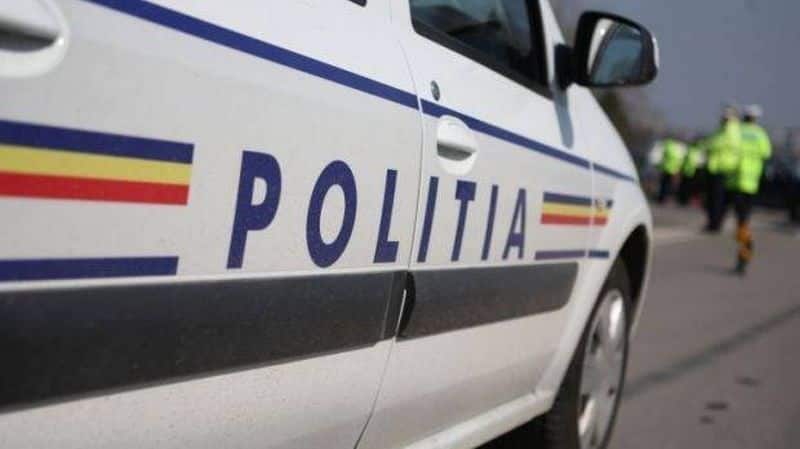 accident la slimnic. un localnic a intrat cu mașina într-un cap de pod