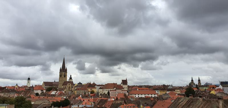 revin ploile la sibiu. temperaturile maxime nu vor trece de 10 grade