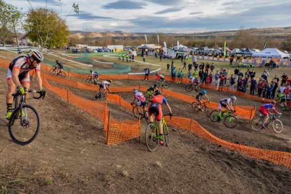 galerie foto: prima cursă internațională de ciclocros din românia desfășurată la micăsasa, județul sibiu. 