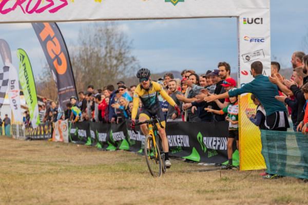 galerie foto: prima cursă internațională de ciclocros din românia desfășurată la micăsasa, județul sibiu. 