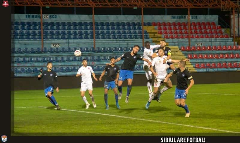 VIDEO - Remiză cu scandal între FC Hermannstadt și Viitorul. Arbitrajul a stricat meciul