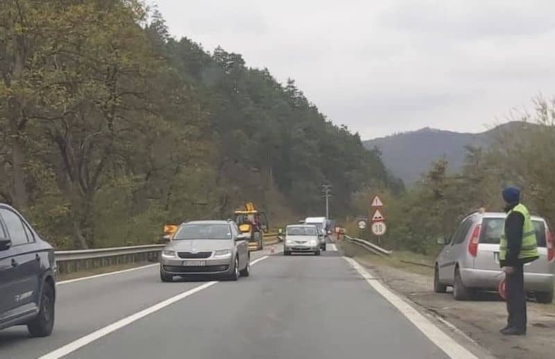 restricții în trafic pe dn 7 - se lucrează la carosabil