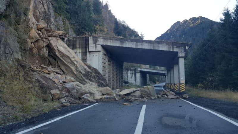 video foto cad pietre pe transfăgărășan - atenție cum circulați!