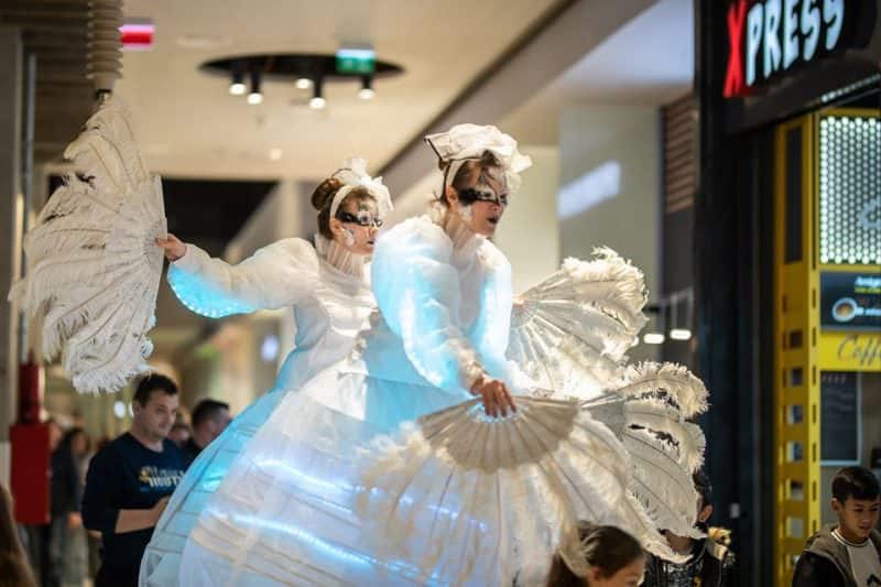 foto deschiderea promenada sibiu în imagini - patru zile de distracție la primul mall din oraș