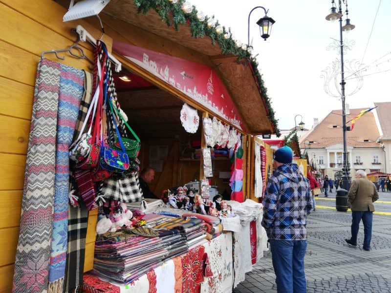 foto ce găsim în târgul de crăciun din sibiu – cât costă suvenirurile și mâncarea