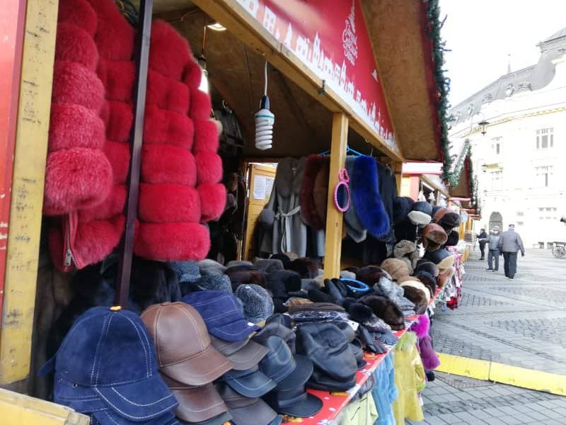 foto ce găsim în târgul de crăciun din sibiu – cât costă suvenirurile și mâncarea