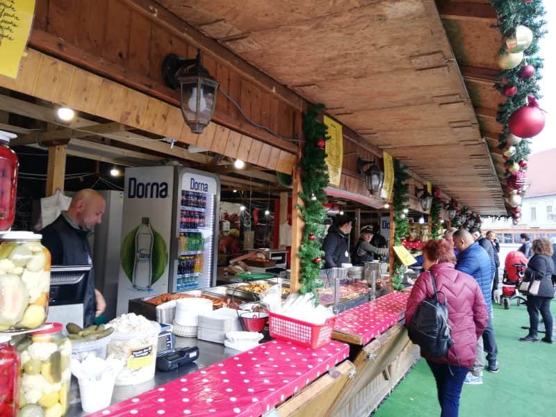 foto ce găsim în târgul de crăciun din sibiu – cât costă suvenirurile și mâncarea