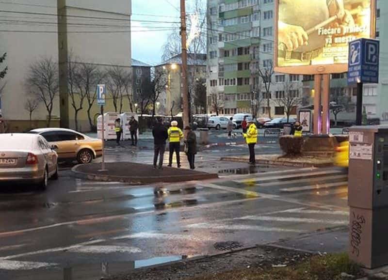 foto bătrânel lovit în plin, pe trecerea de pe pietoni de pe mihai viteazu