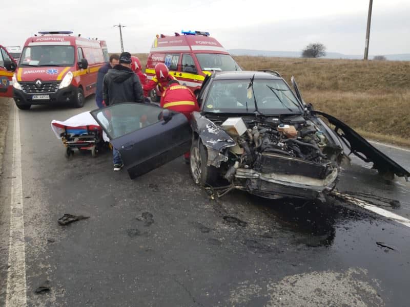 update foto accident grav la cornățel - o persoană încarcerată