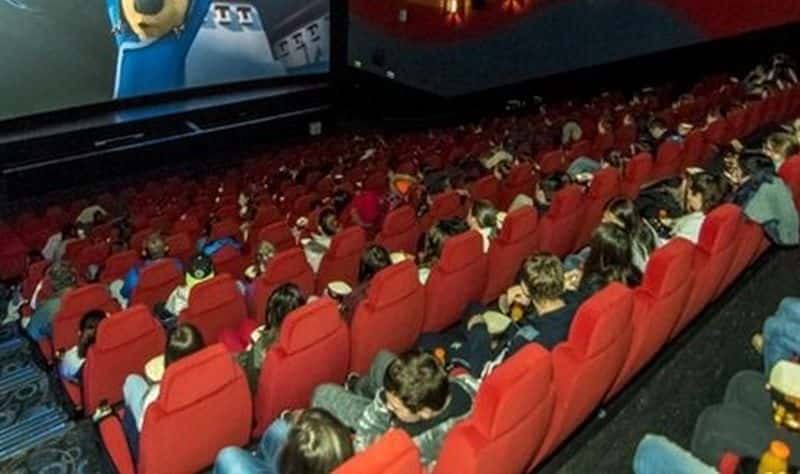 crăciunul e magic – sute de copiii din centrele de plasament din sibiu merg pentru prima oară la cinema