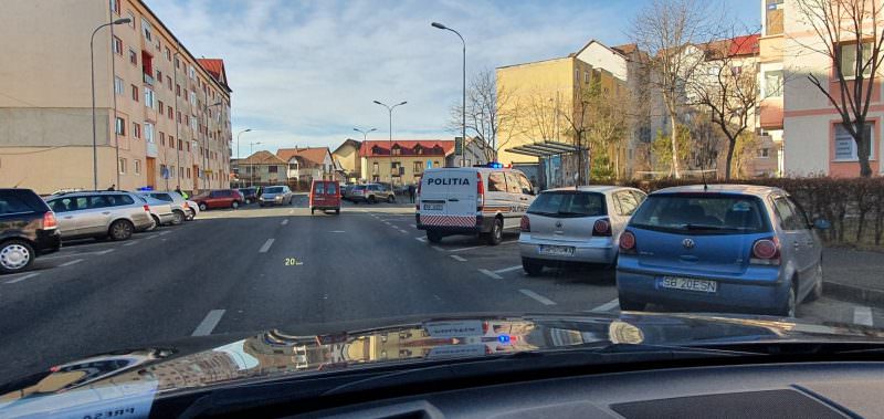 foto bătrânel lovit de o mașină la sibiu - traversa neregulamentar pe iorga