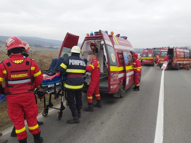 update foto accident grav la cornățel - o persoană încarcerată