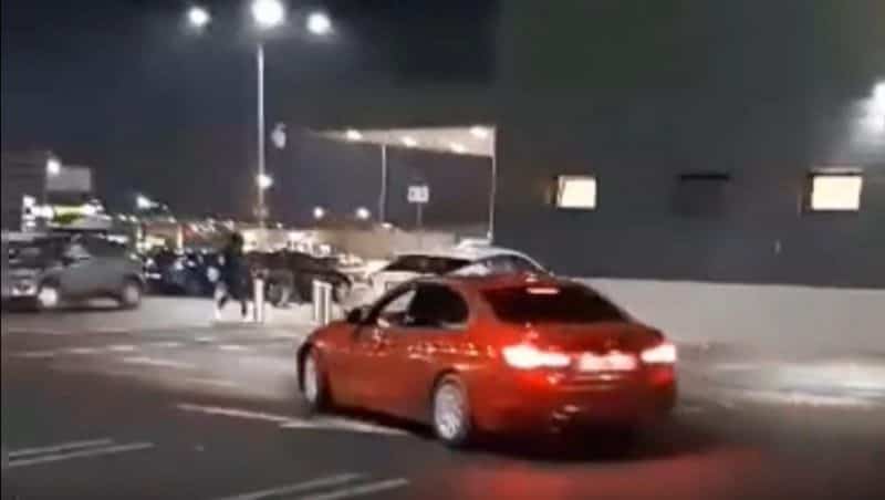 video - drifturi cu bmw-ul în parcare la kaufland șelimbăr în timpul programului