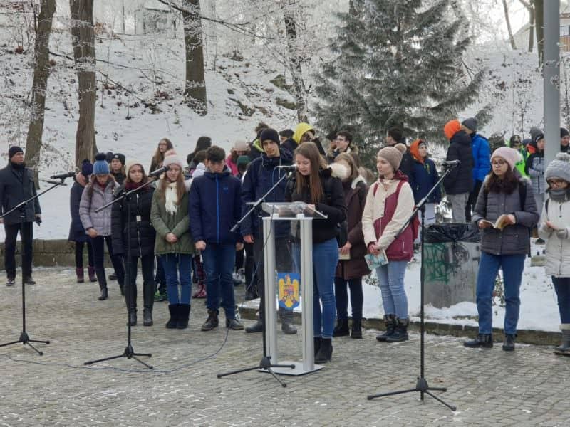 foto mihai eminescu a fost omagiat miercuri la sibiu, în parcul sub arini