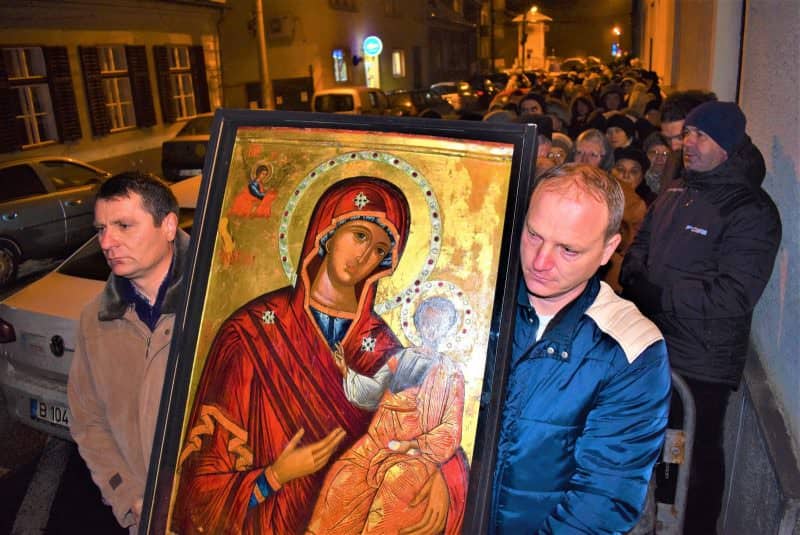 FOTO Icoana Maicii Domnului Îndrumătoarea a ajuns la Sibiu