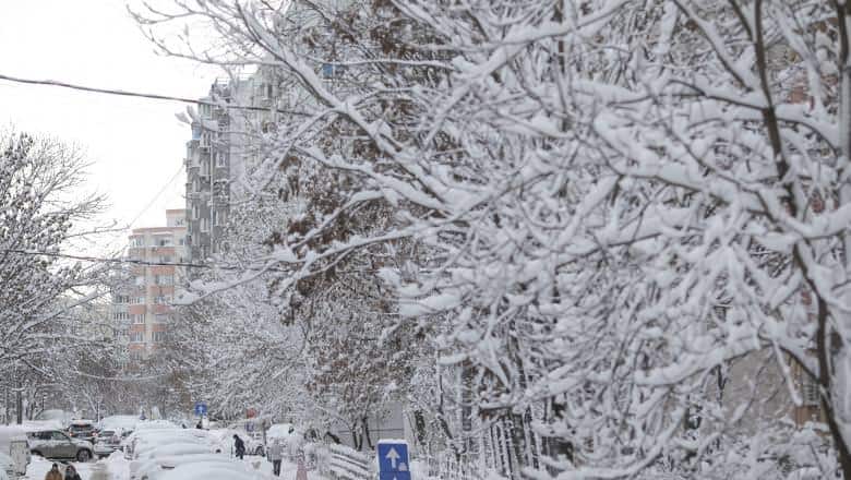 prognoza meteo actualizată - ploile și ninsorile revin zilele următoare