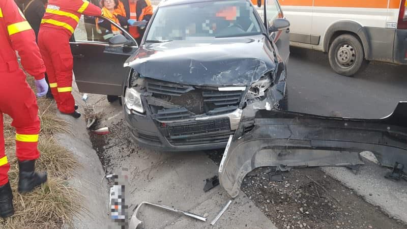 foto: accident la târnava din cauza vitezei - o femeie rănită