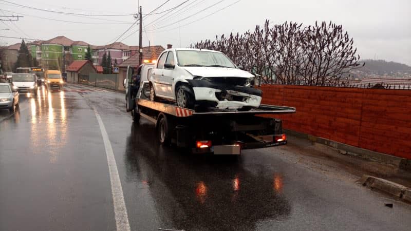 foto accident la mediaș - un bărbat a ajuns la spital