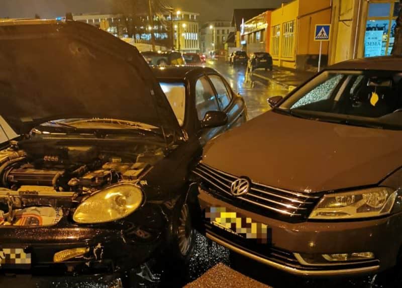 foto: accident pe strada ștrandului - șoferul vinovat dus la spital