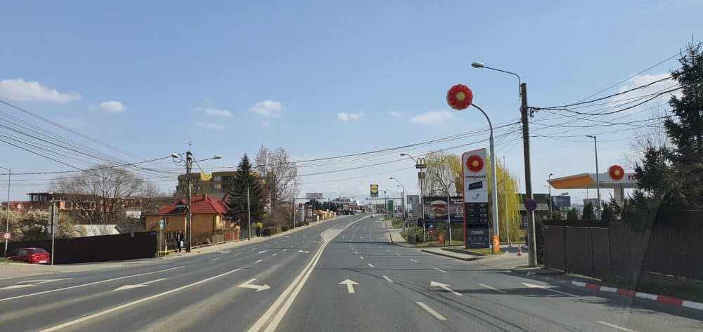 foto: sâmbătă sibienii stau acasă - orașul e aproape pustiu