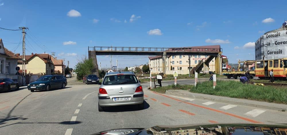 foto: barieră defectă pe calea turnișorului - trafic restricționat în zonă