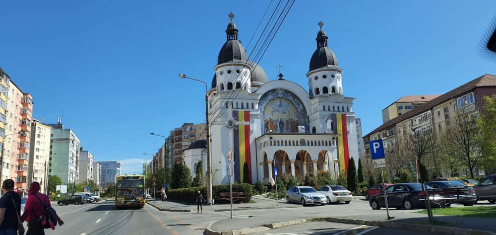 sibiancă agresată în biserica de pe mihai viteazu - agresorul a amenințat-o cu un cuțit și a pipăit-o în zonele intime