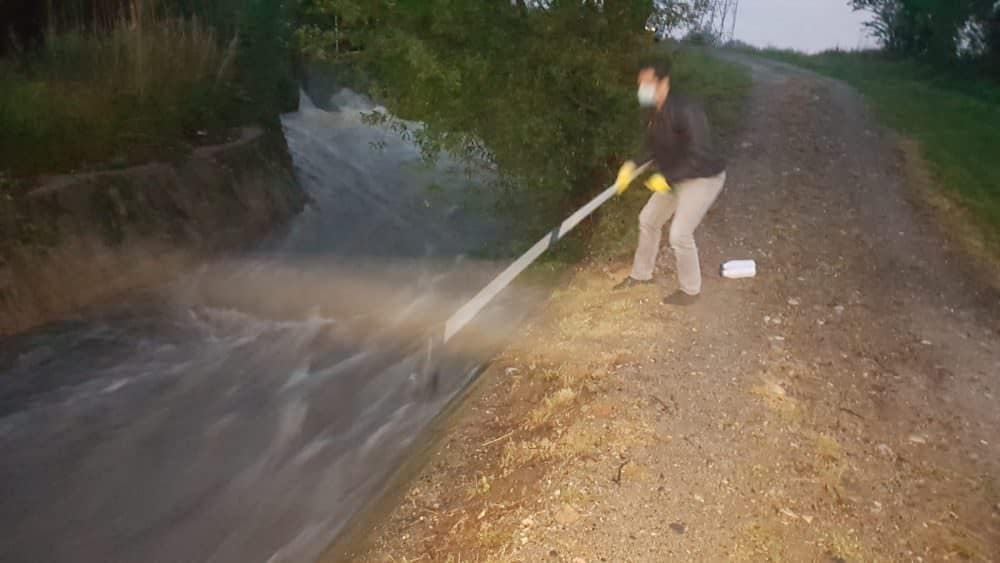 foto poluare pe cibin la mohu - garda de mediu a descoperit cauza