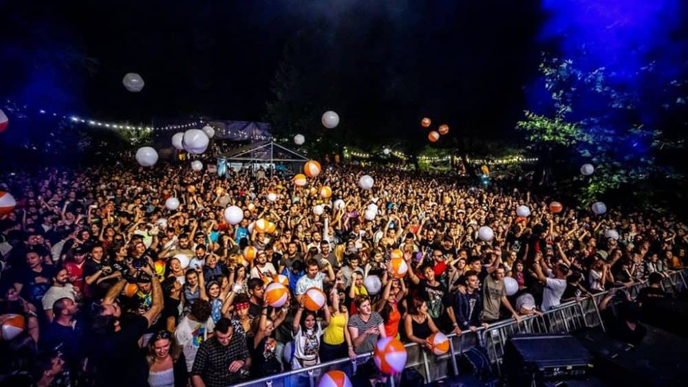 weekend plin la sibiu - party de top la backyard, concerte tari la focus in the park, finest fashion fest la avrig și festival tradițional la rășinari