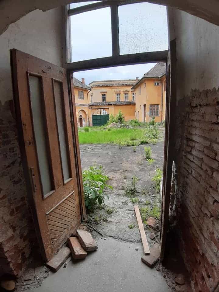 foto fostul liceu pedagogic în ruină - imaginile care au îndurerat mii de dascăli sibieni