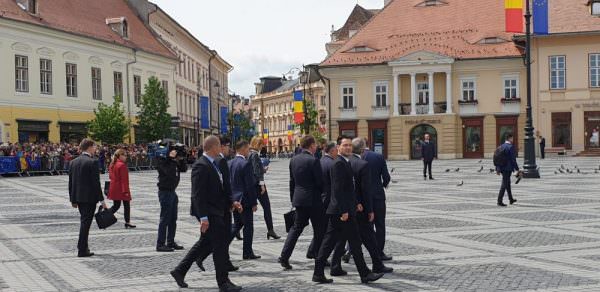 foto: trei ani de la summit-ul ue din sibiu - ziua în care s-a scris istorie