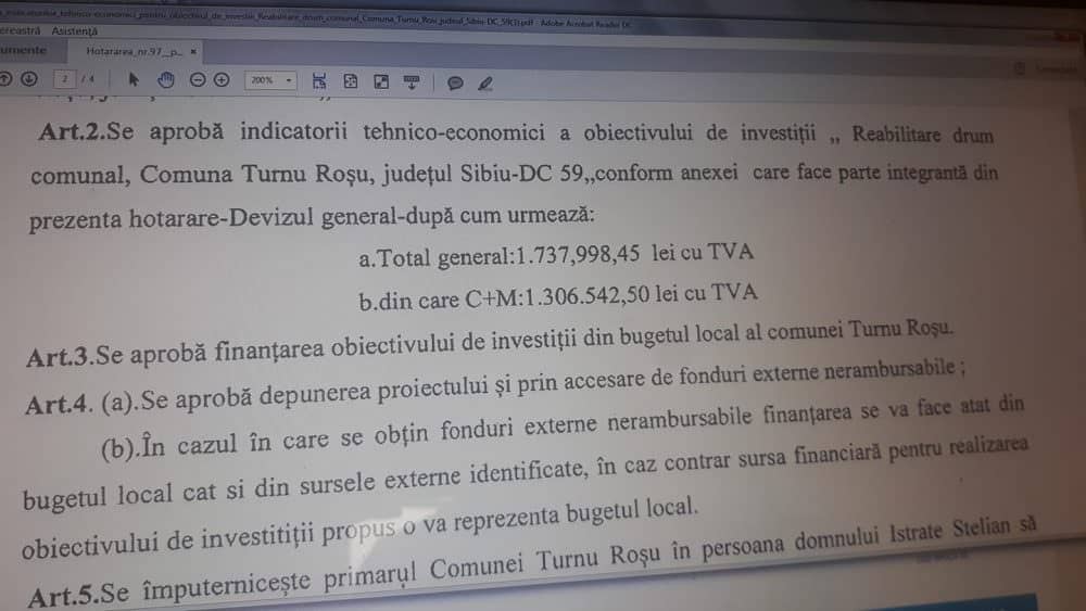 Lucrări de mântuială pe un drum important din Turnu Roșu - Locuitorii comunei sunt scandalizați