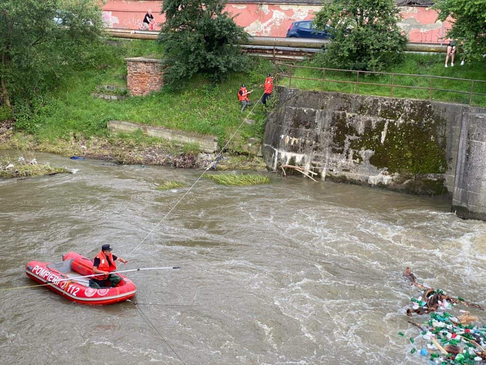 VIDEO FOTO: A treia zi de căutări - Fetița căzută în Cibin e de negăsit