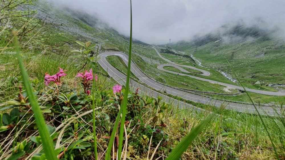 video foto: se deschide transfăgărășanul - noaptea e interzisă circulația