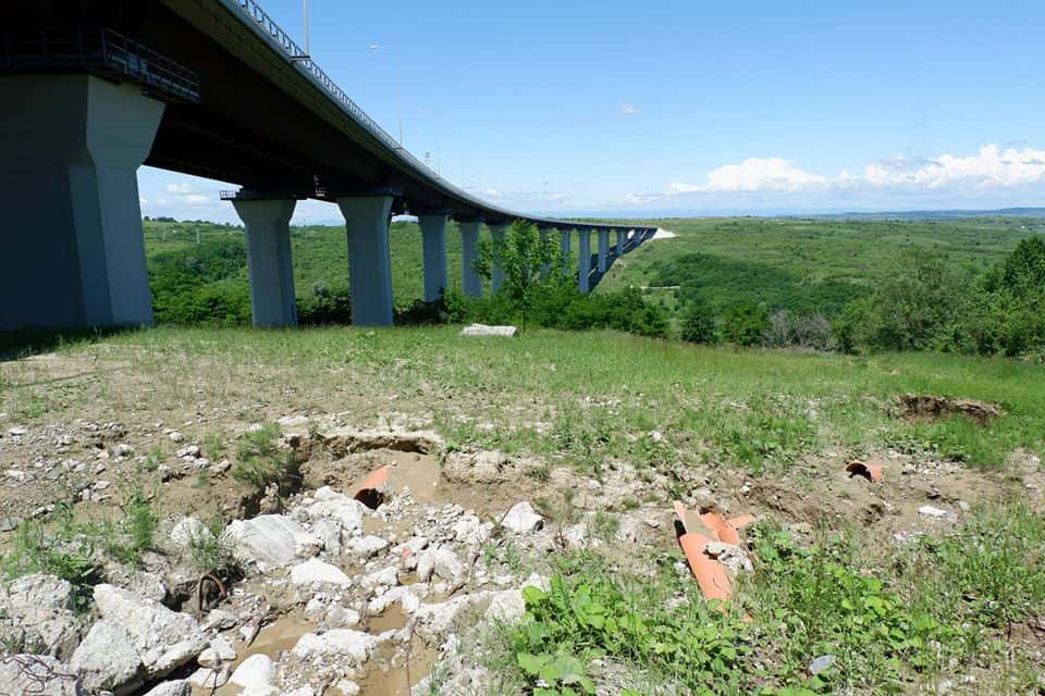 foto: autostrada sibiu – orăștie, ca după război – peisaj dezolant în zona aciliu