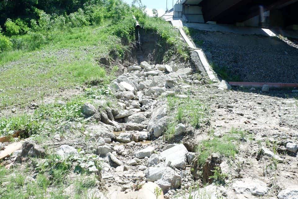 foto: autostrada sibiu – orăștie, ca după război – peisaj dezolant în zona aciliu