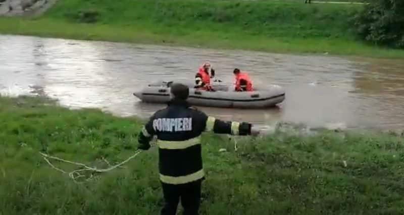 video misiunea de căutare a fetiței de 4 ani căzută în cibin a fost reluată