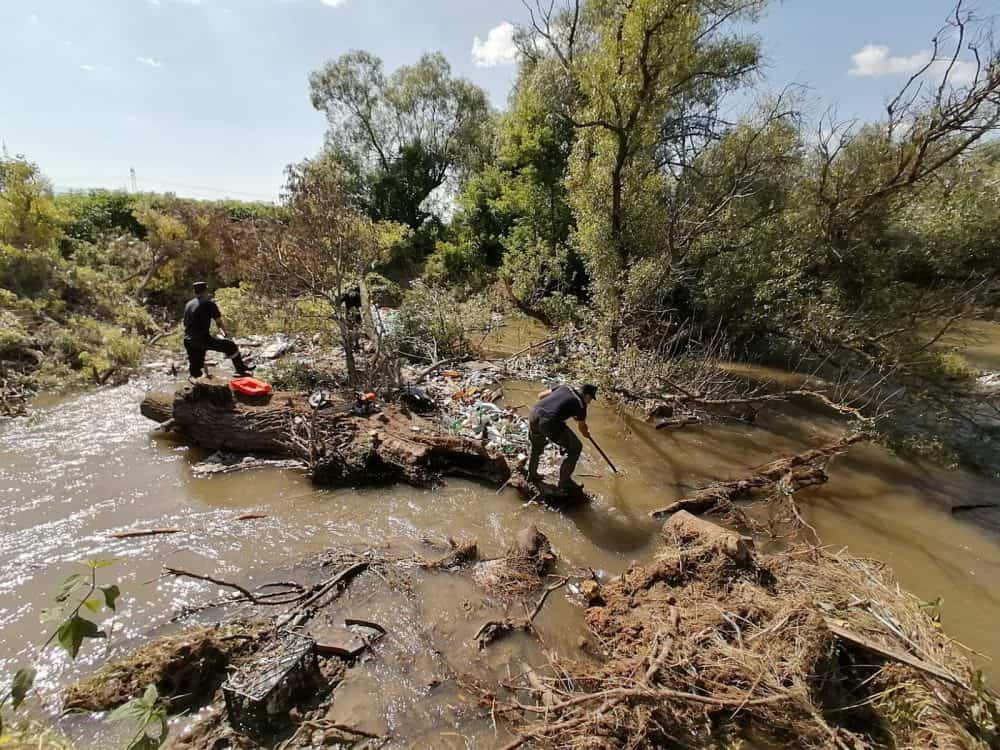 foto: pompierii nu se dau bătuți - miercuri reiau căutările micuței adelina